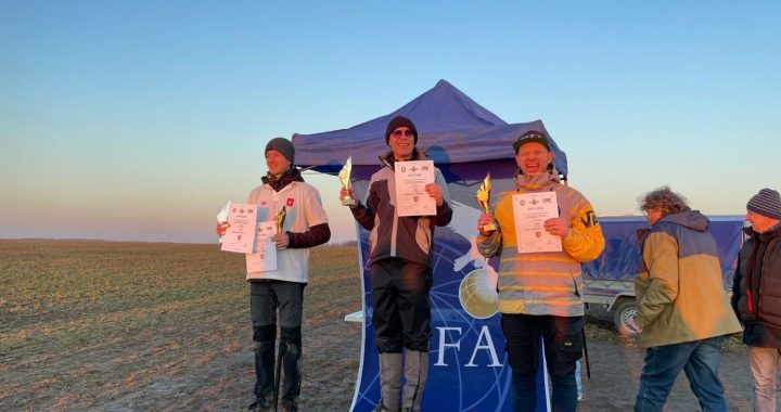 Tukuma lidmodelisti mājās atgriežas ar diviem kausiem