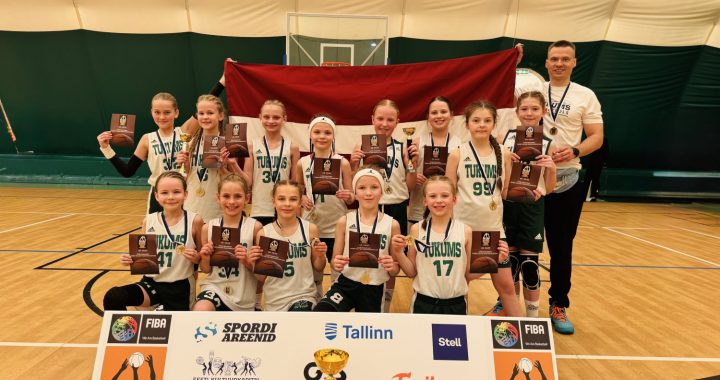 Kandavas un Tukuma jaunajiem basketbolistiem – vairākas  medaļas Igaunijā /foto un video/
