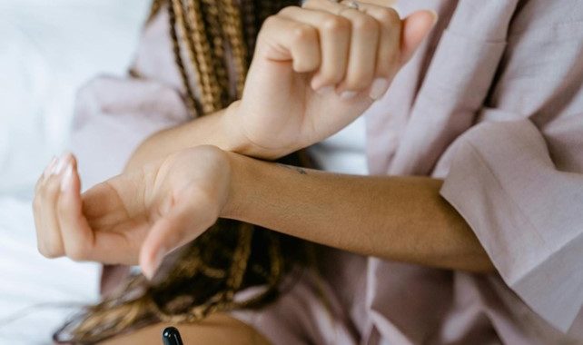 Kad vēlaties vairāk par pavasara sauli: atklājiet dabiskos afrodiziakus un intimitātes rituālus