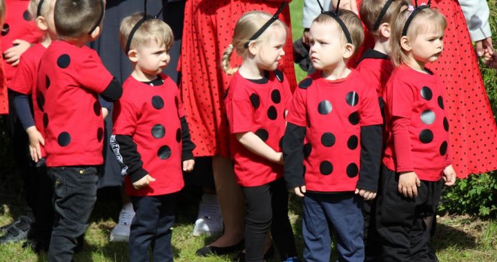 Dziesmu un deju svētki «Vālodzītē» Tukumā