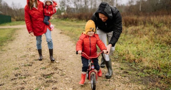 Ko ņemt vērā, lai izvēlētie bērnu velosipēdi būtu piemēroti un droši
