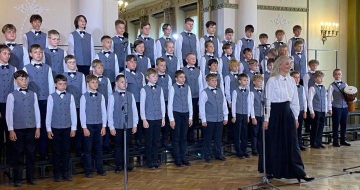 Novada jaunieši dzied koru finālā/foto un video/