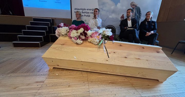 Ar protestiem sākusies vēja parka «Tume» apspriešana