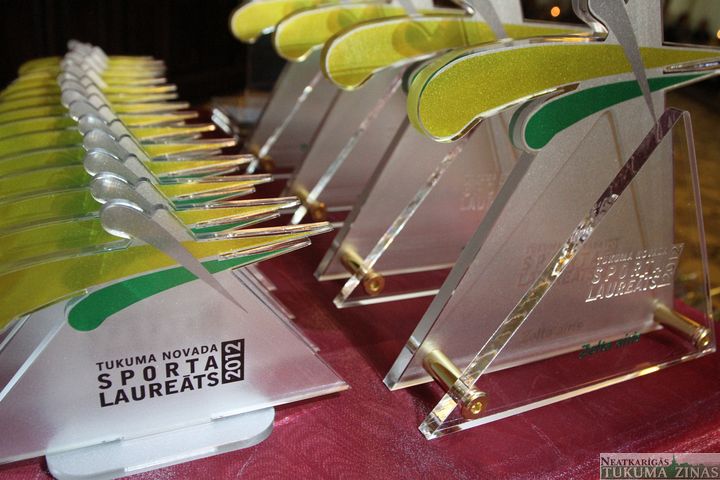 Apbalvoti «Sporta laureāti 2012» /FOTO/