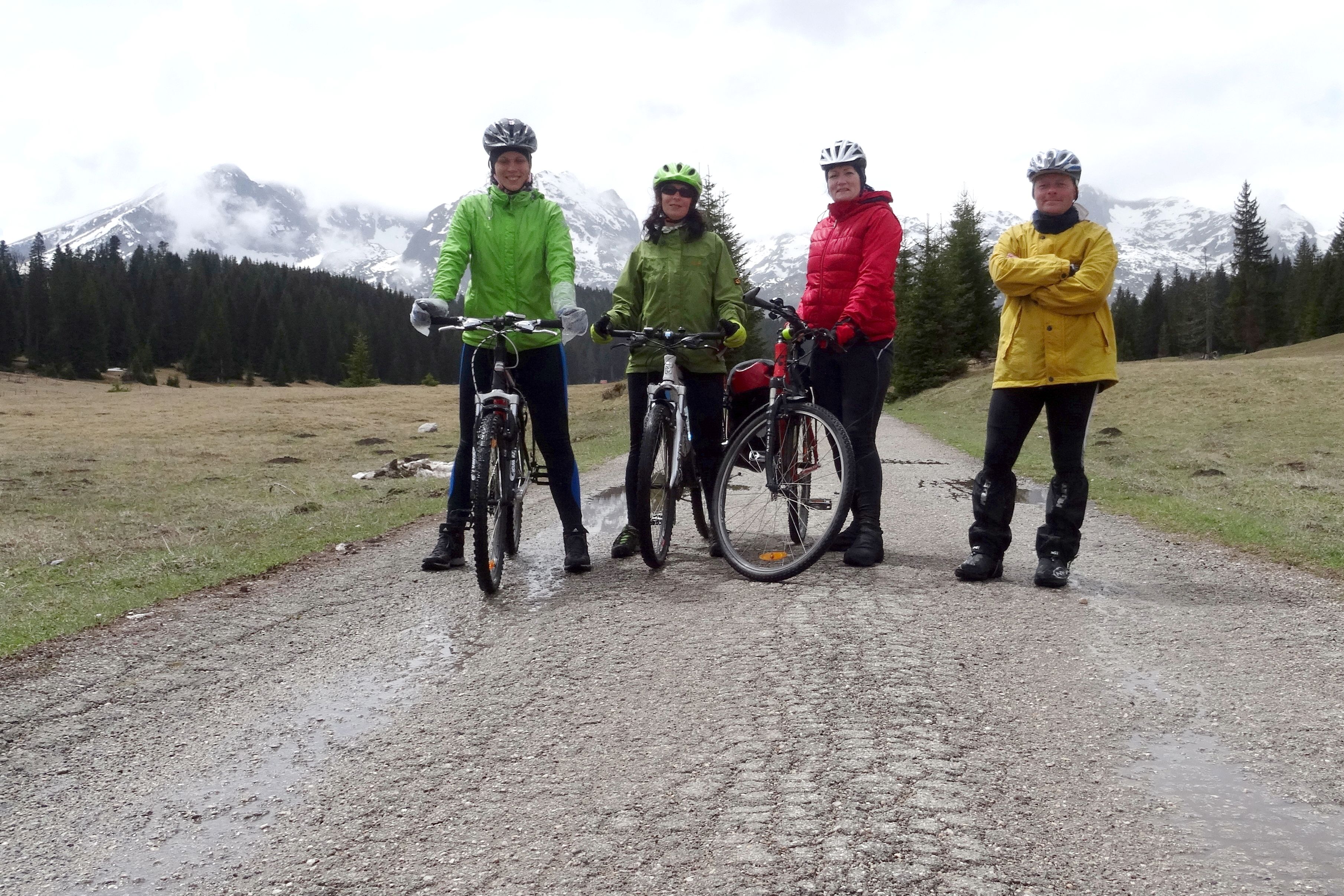 Ar velosipēdu pa Melnkalnes kalniem