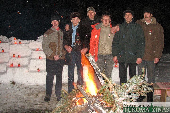 Barikāžu laika atceres ugunskurs Grenčos