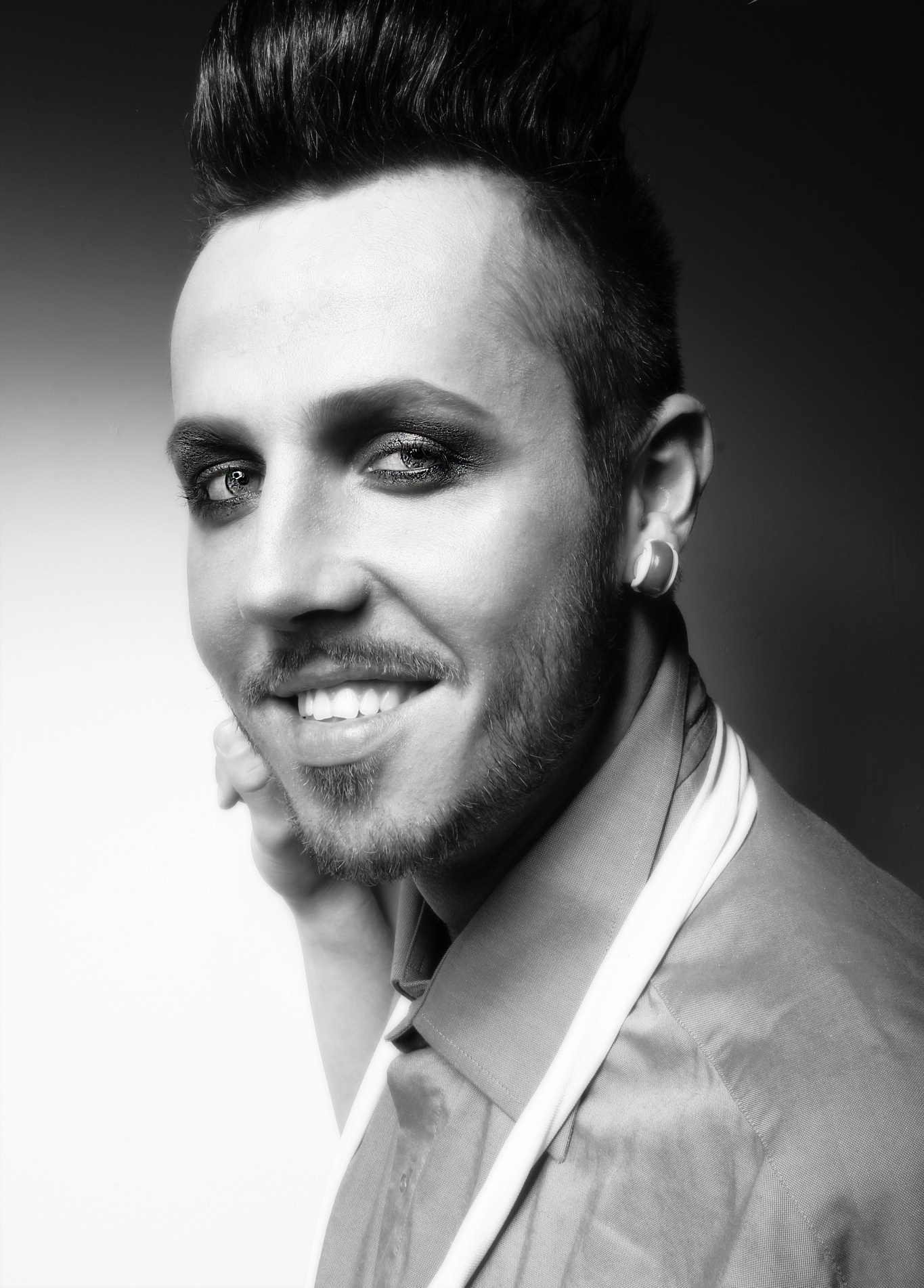 Brīvmākslinieks Kašers cīnīsies deju konkursā