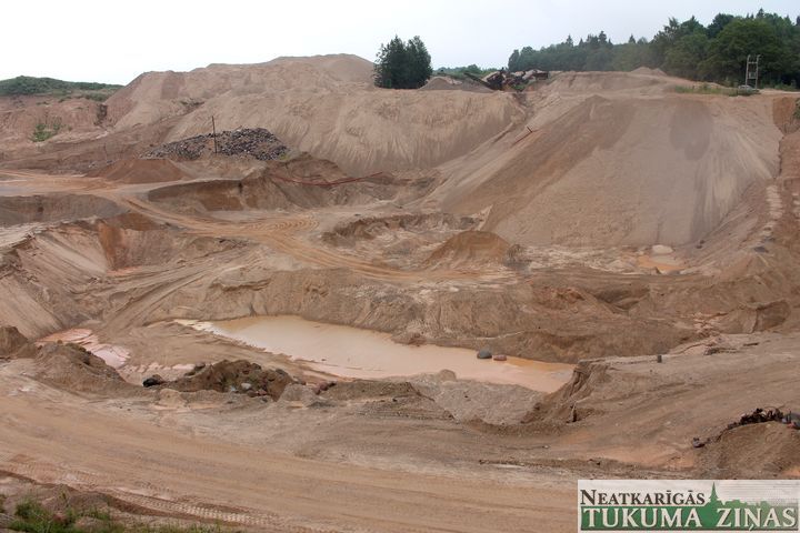 Cēres ceļa putekļi