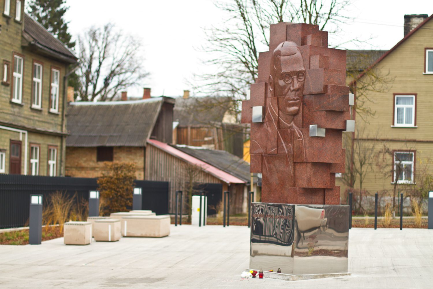 Cik izmaksājis Z. A. Meierovica piemineklis?