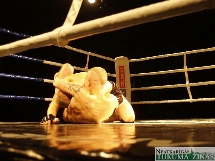 Cīņu šovs «Milžu cīņas Tukumā»