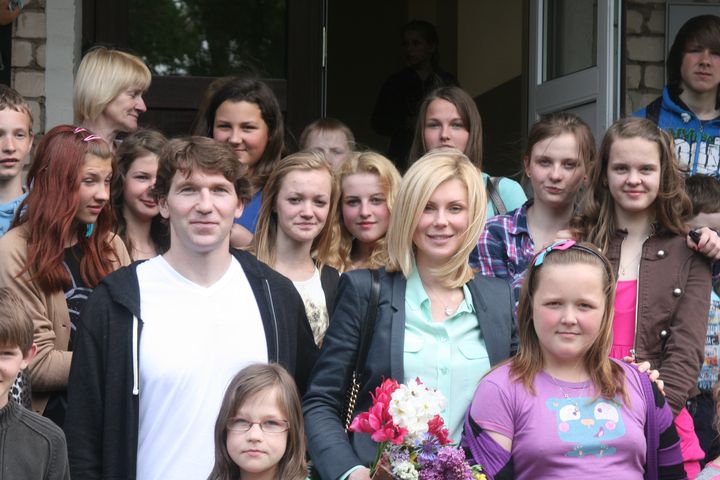 Džūkstē viesojās tāllēcēja Radēviča ar vīru – hokejistu Ščastļiviju