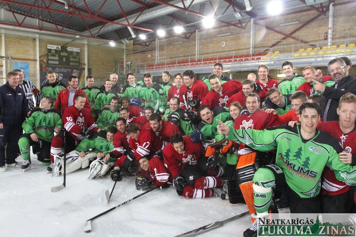 Tukumā viesojās hokejisti no Kanādas