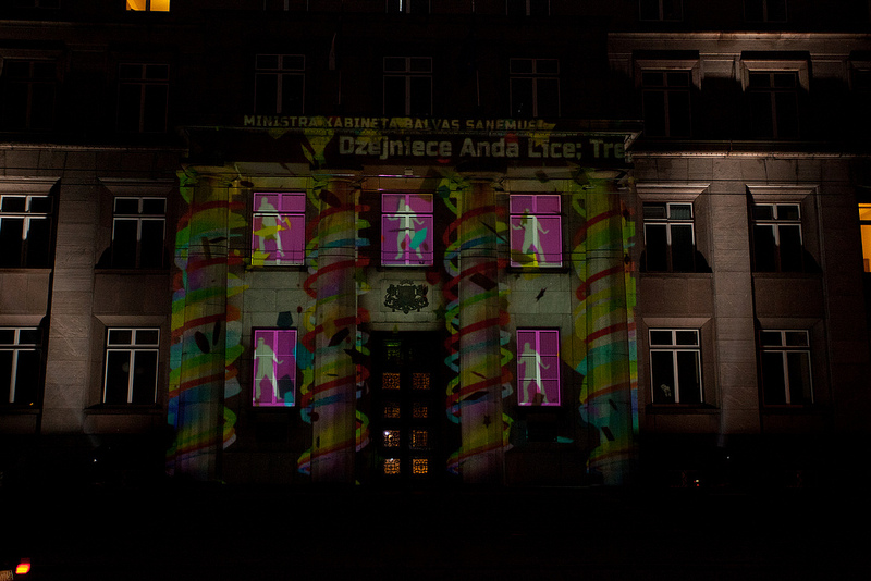 Izgaismo Ministru kabineta ēku, godinot Latvijas izcilākās personības /FOTO/