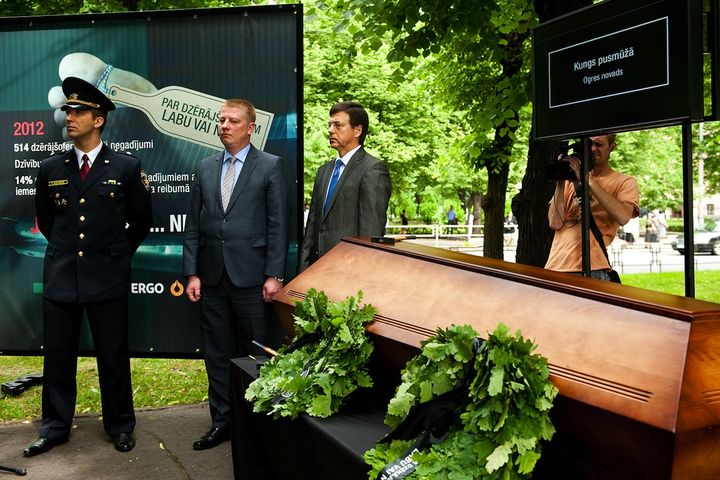 Jāņu kampaņas „Ja dzer, tad nebrauc!”  mērķis – svētkos nulle bojā gājušo