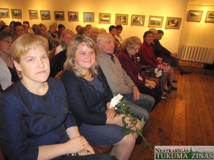 Jaunpilī sumina skaistāko dārzu īpašniekus un atklāj foto izstādi