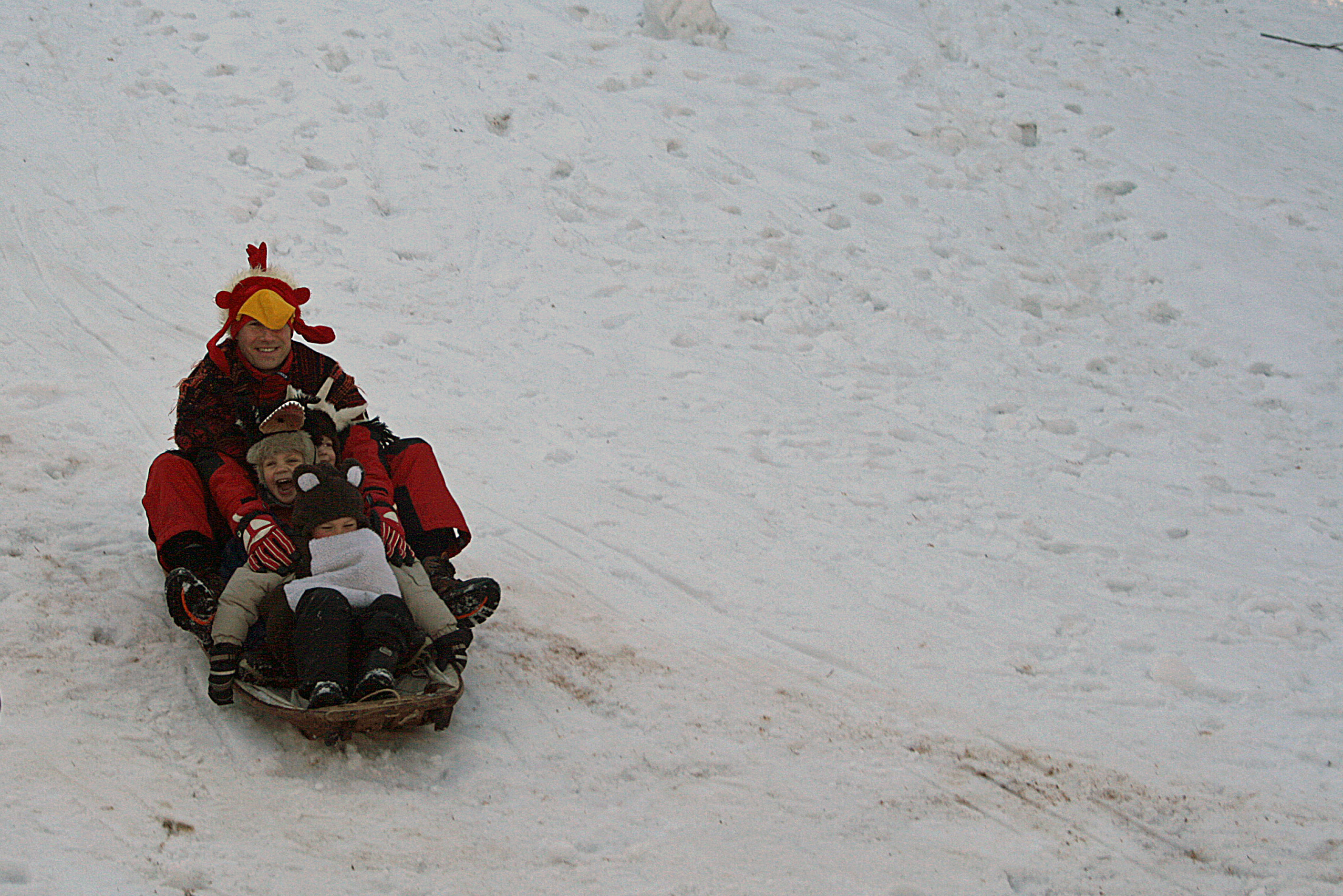 Koka slēpju salidojums, suņu pajūgi un Meteņu jautrība Brīvdabas muzejā
