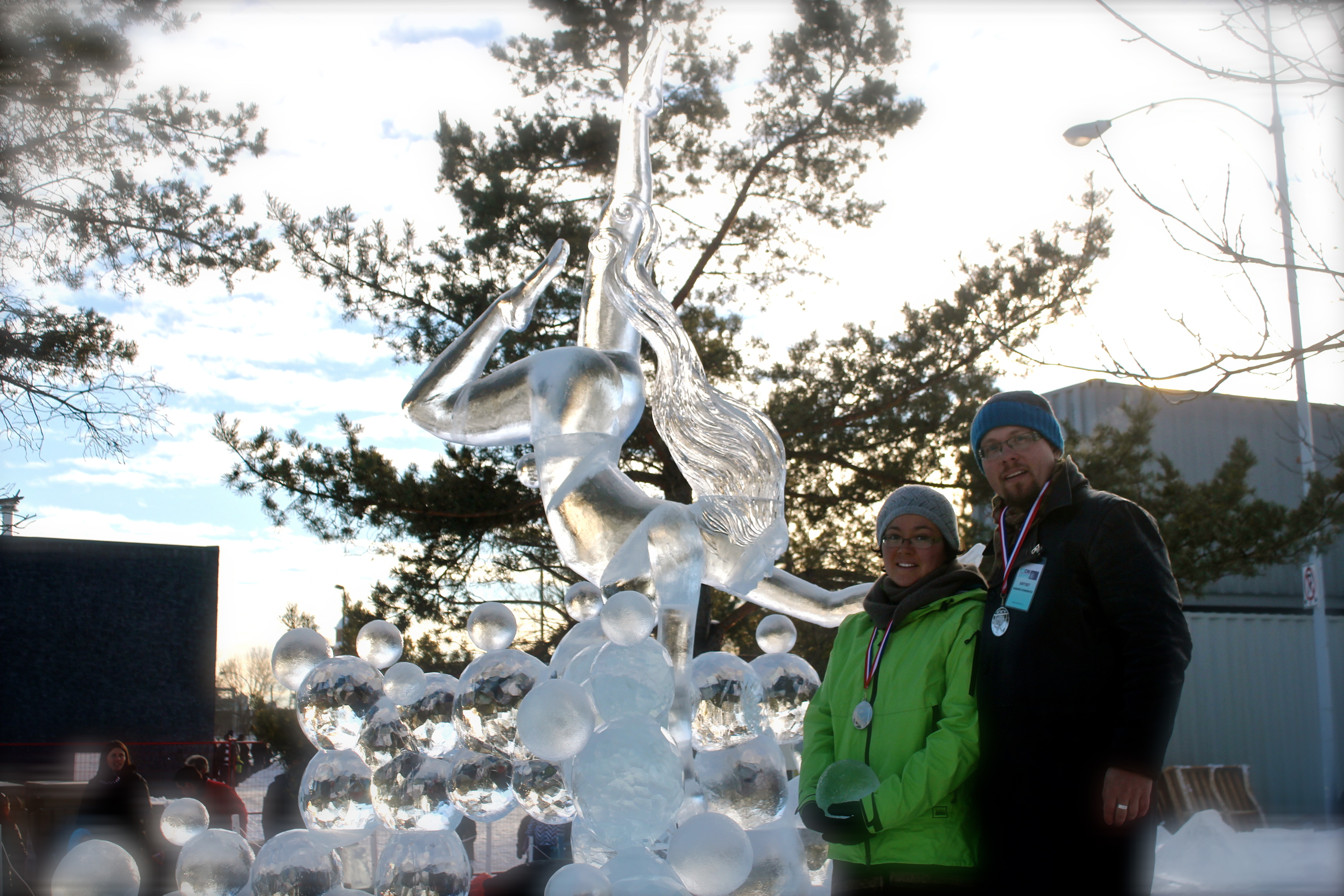 Latvietis izcīna sudraba medaļu ledus skulptūru festivālā Kanādā