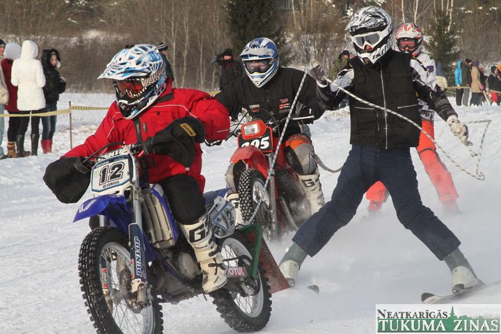Latvijas labākie skijoringisti sacenšas Matkulē