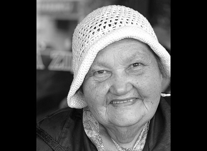 Mūžībā aizgājusi māksliniece Taira Haļāpina