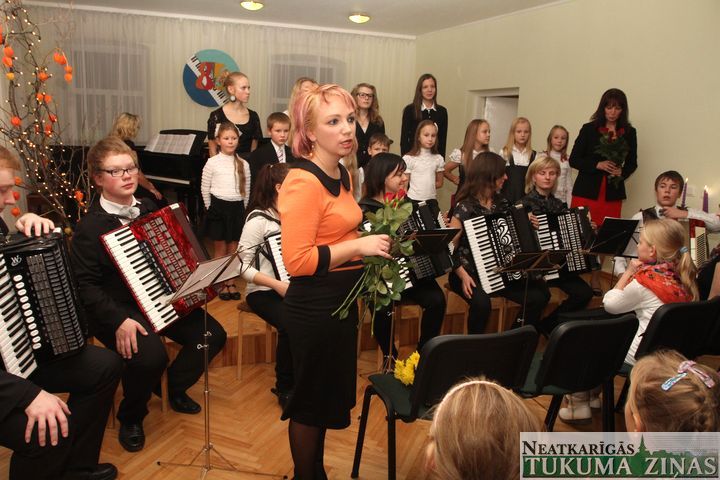 Mūzikas skolas jubilejas koncerti turpinās /pievienots video/
