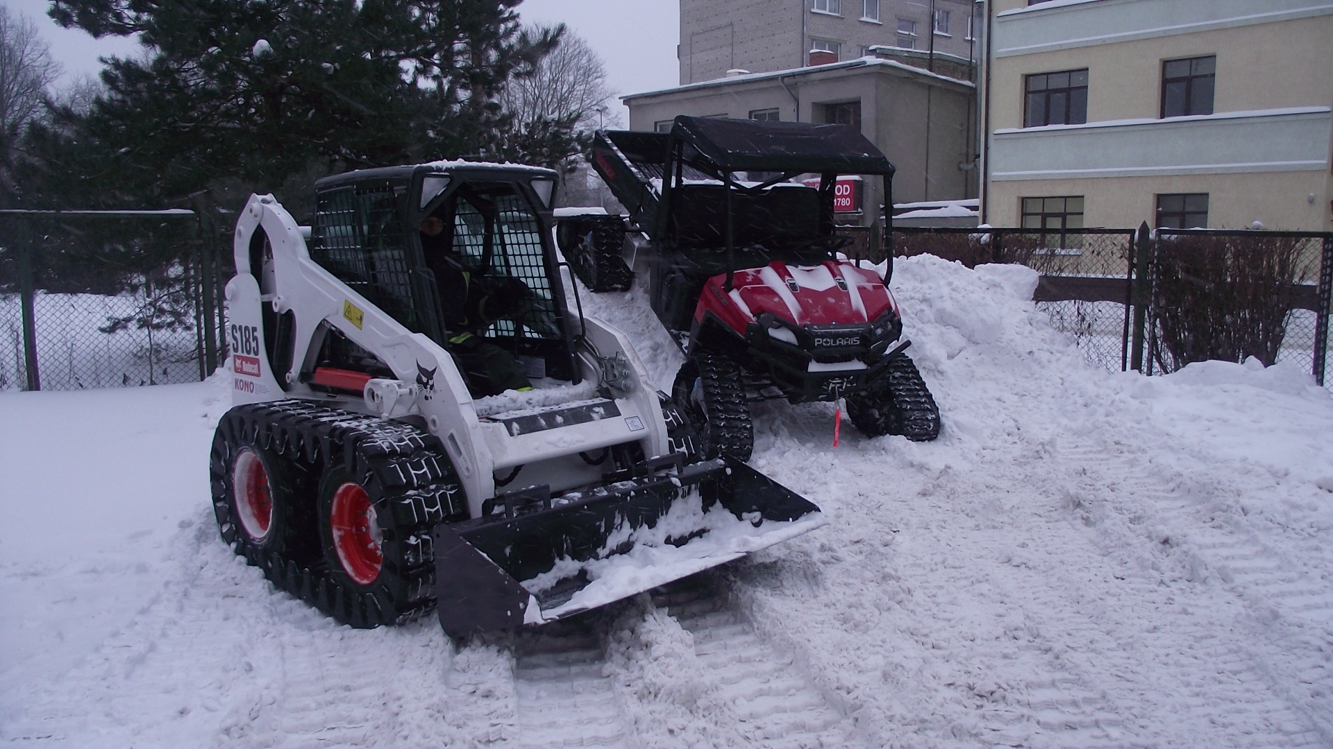 Papildināts ugunsdzēsēju glābēju aprīkojums