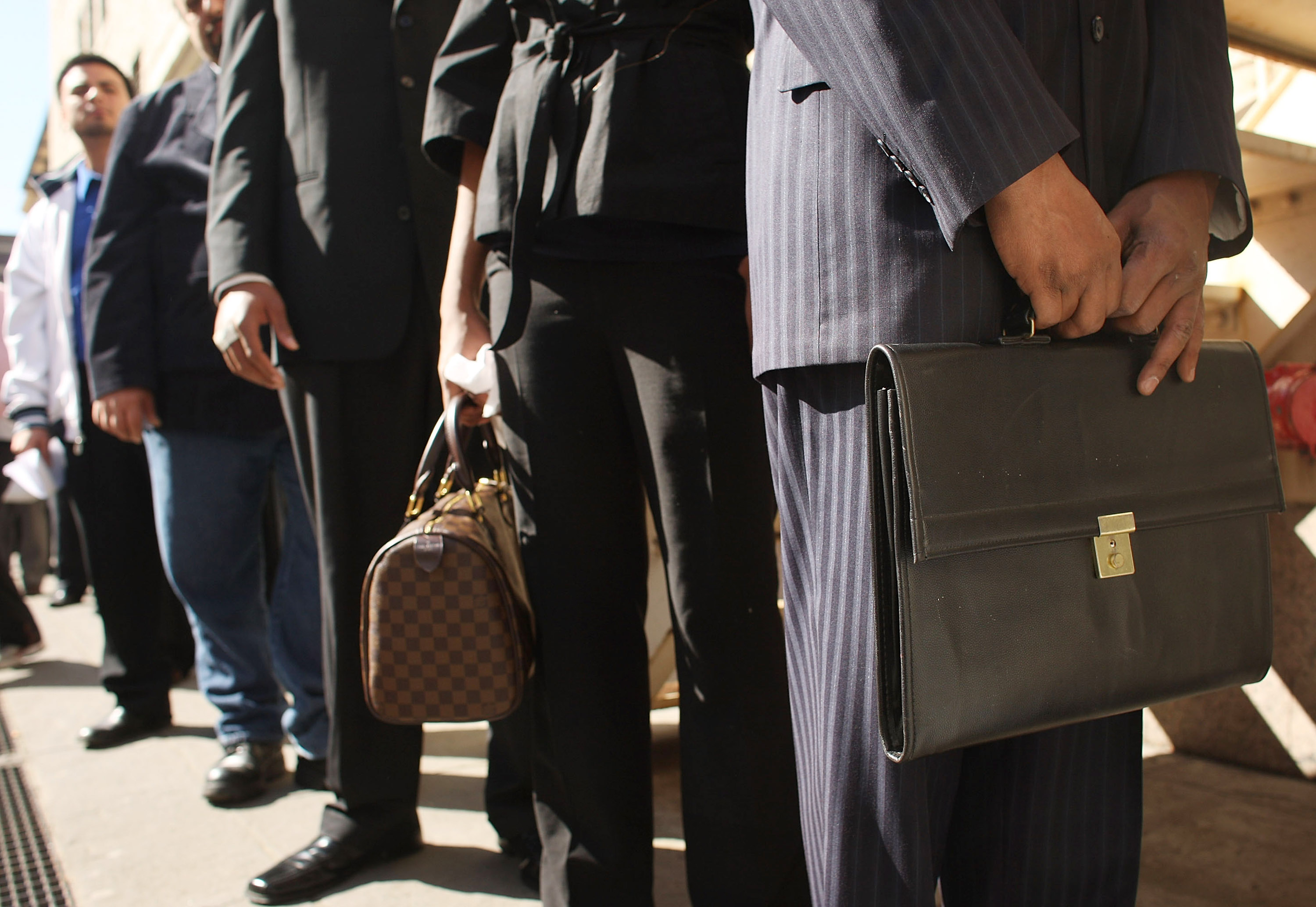 Par pusgadu pagarinās NVA inspektoru asistentu prakses bezdarbniekiem