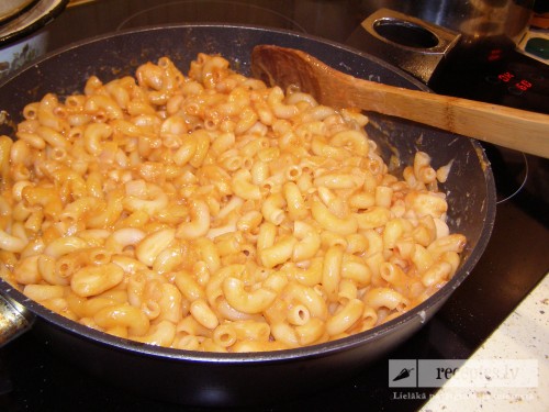 Pārtikas pakas saturs vistrūcīgākajām personām 2013. gadā