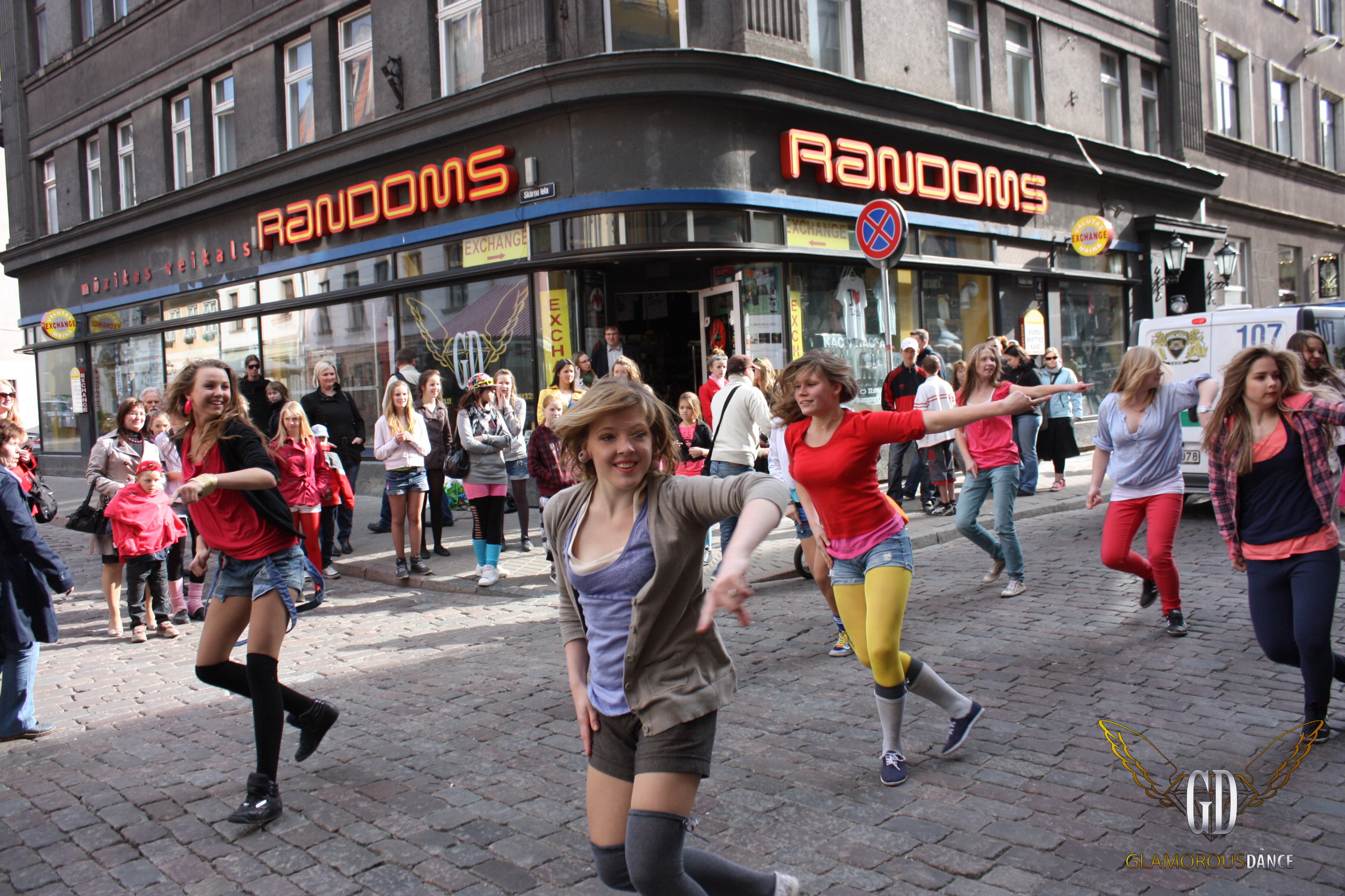 Piedalies bezmaksas nodarbībās Starptautiskajā dejas dienā