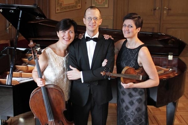 Pirmo reizi – koncerts ar sagatavotām klavierēm /VIDEO/