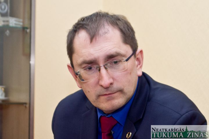 Plāno ceļus nodot pašvaldību pārziņā