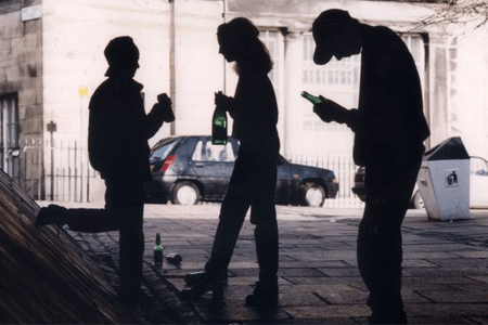 Policija kontrolpirkumos varēs plašāk iesaistīt nepilngadīgos