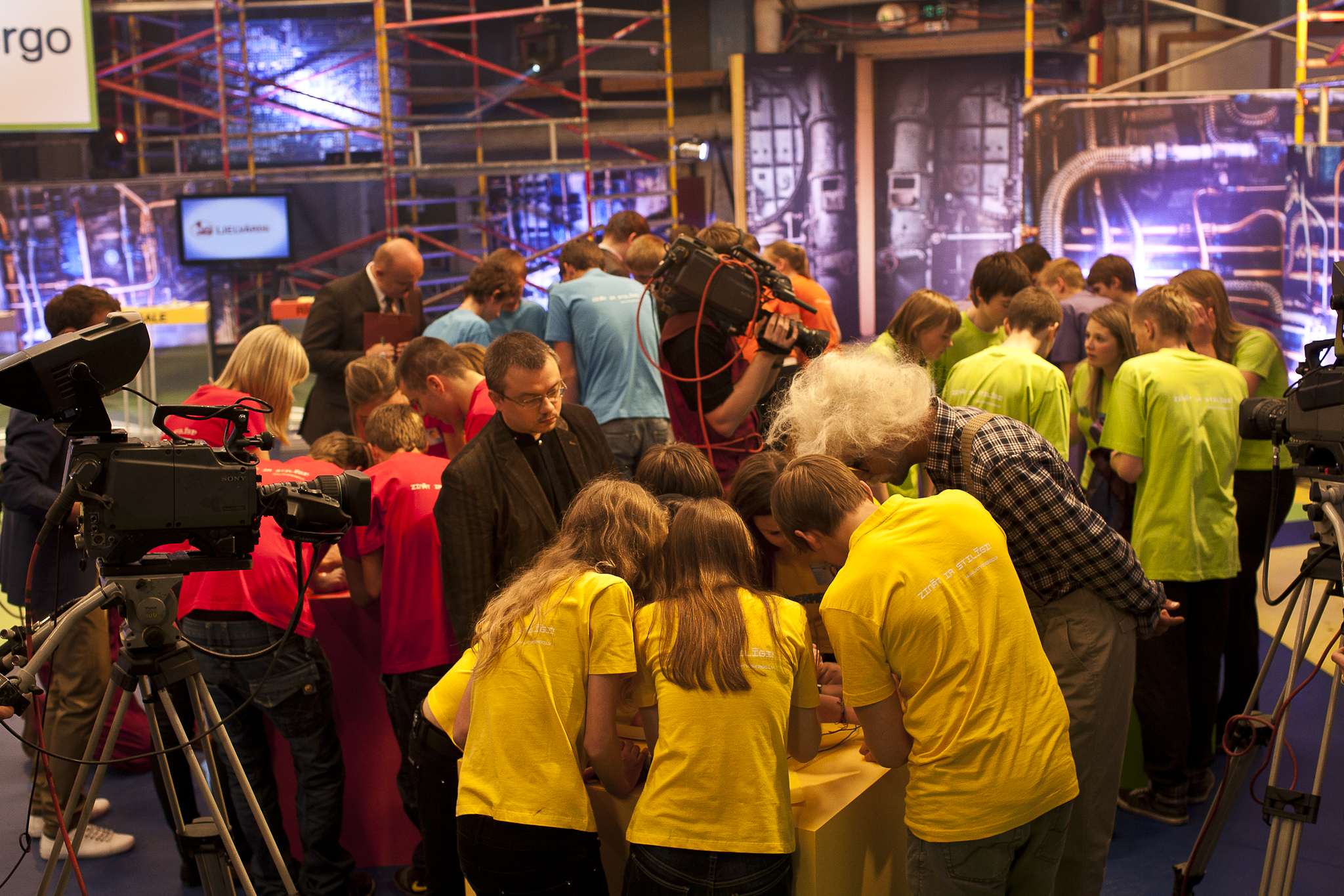 Sākas pieteikšanās skolēnu erudīcijas konkursam «eXperiments»