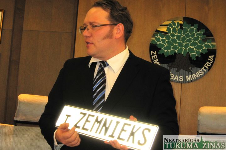 Slampē traktors ar uzrakstu «Zemnieks» – pirmais un vienīgais Latvijā