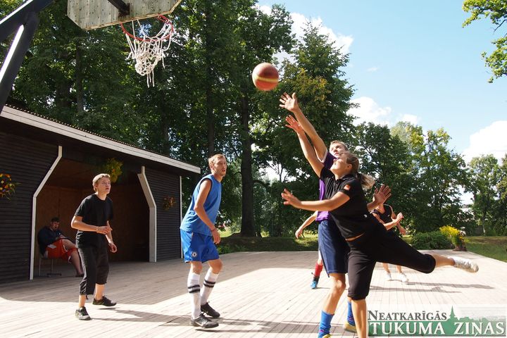 Sporta svētki aizvadīti arī Zemītē