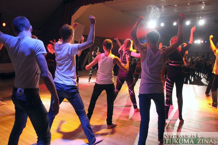 Starptautiska deju nometne un galā koncerts Milzkalnē