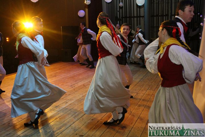 Skolu TDA sadancošana «Trakā kaza» Engurē /FOTO, VIDEO/