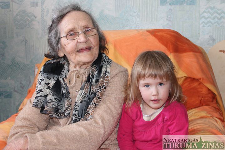 Tik dēļ jums, latvju zēni, dēļ jums…