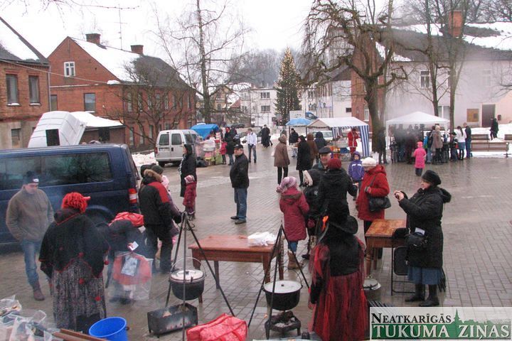 Tradicionālie «Ziemassvētki Kandavā» – šogad citādāki /FOTO/