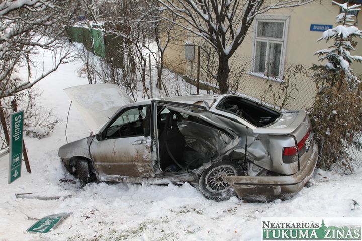 Trīs auto avārija pie Tukuma 2. vidusskolas