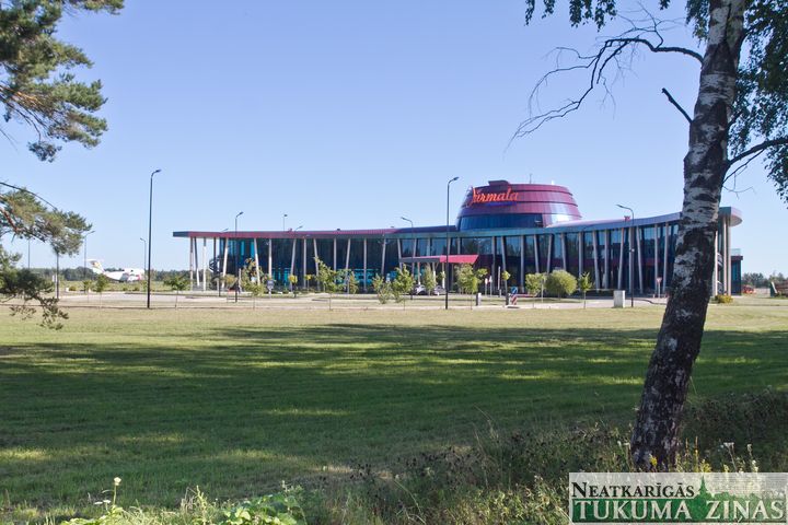 Tukuma lidostai anulēts lidlauka sertifikāts, drošības iestādēm bažas par tās īpašniekiem