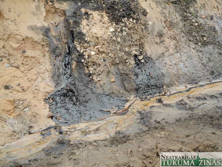 Tukumā naftas  produktu noplūde /PAPILDINĀTS/