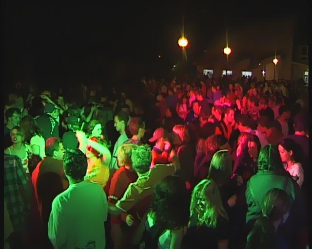 Tukuma naktsklubos “pieķerti” nepilngadīgie dzērumā