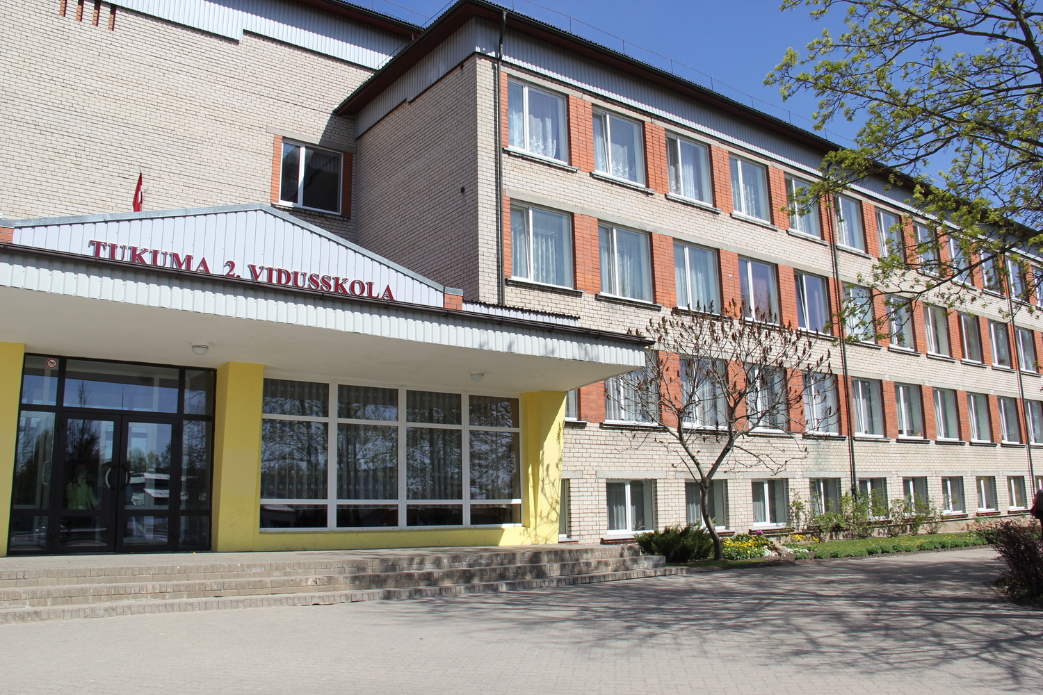 Tukumā pārsūdz konkursa rezultātus un spriež par skolēnu pārvadājumiem