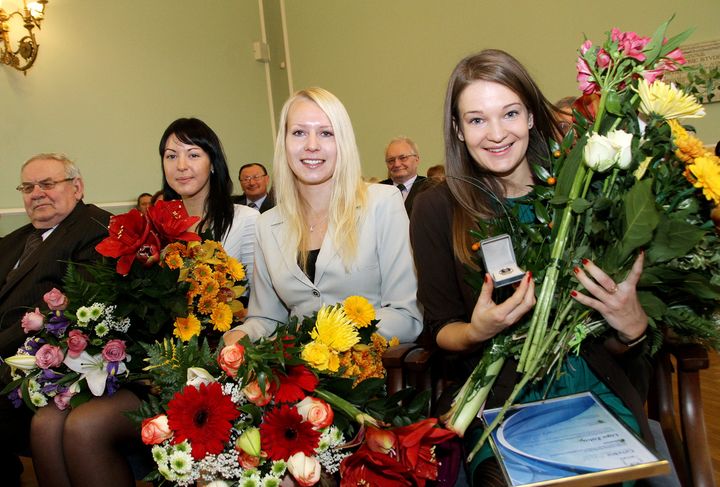 Tukumniece Līga Žūka saņem jaunās zinātnieces balvu «Sudraba Pūce»