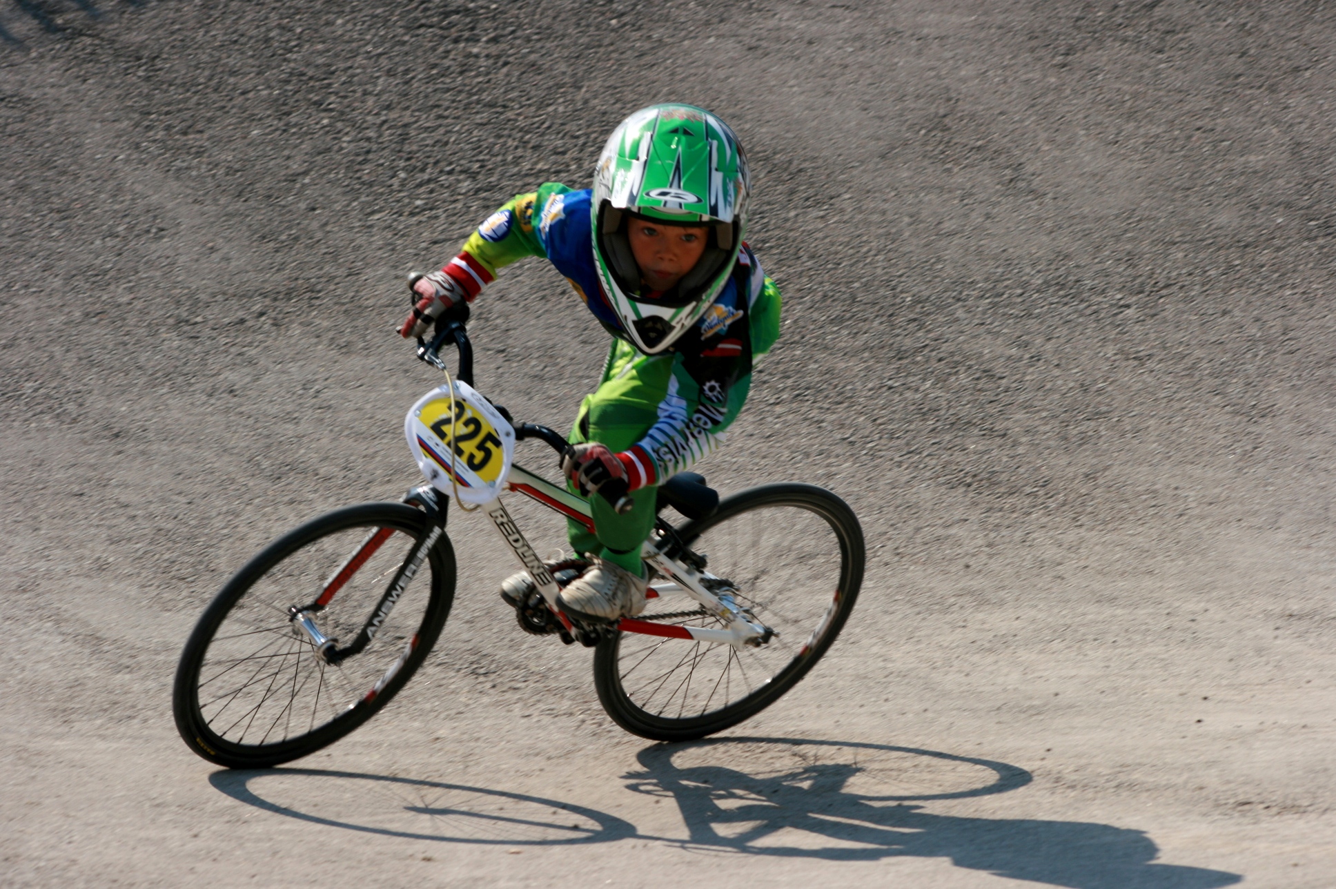 Vasarā ar BMX, ziemā – ar hokeja nūju rokās